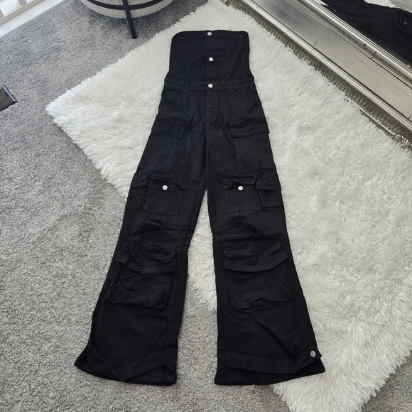 Daisy Denim Cargo Pocket Jumpsuit - black. Size Medium. New.SleevelessStraple - Picture 3 of 10